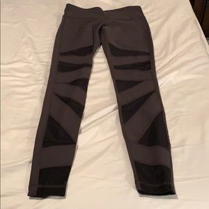 Lululemon Wunder Under Tights Size 6